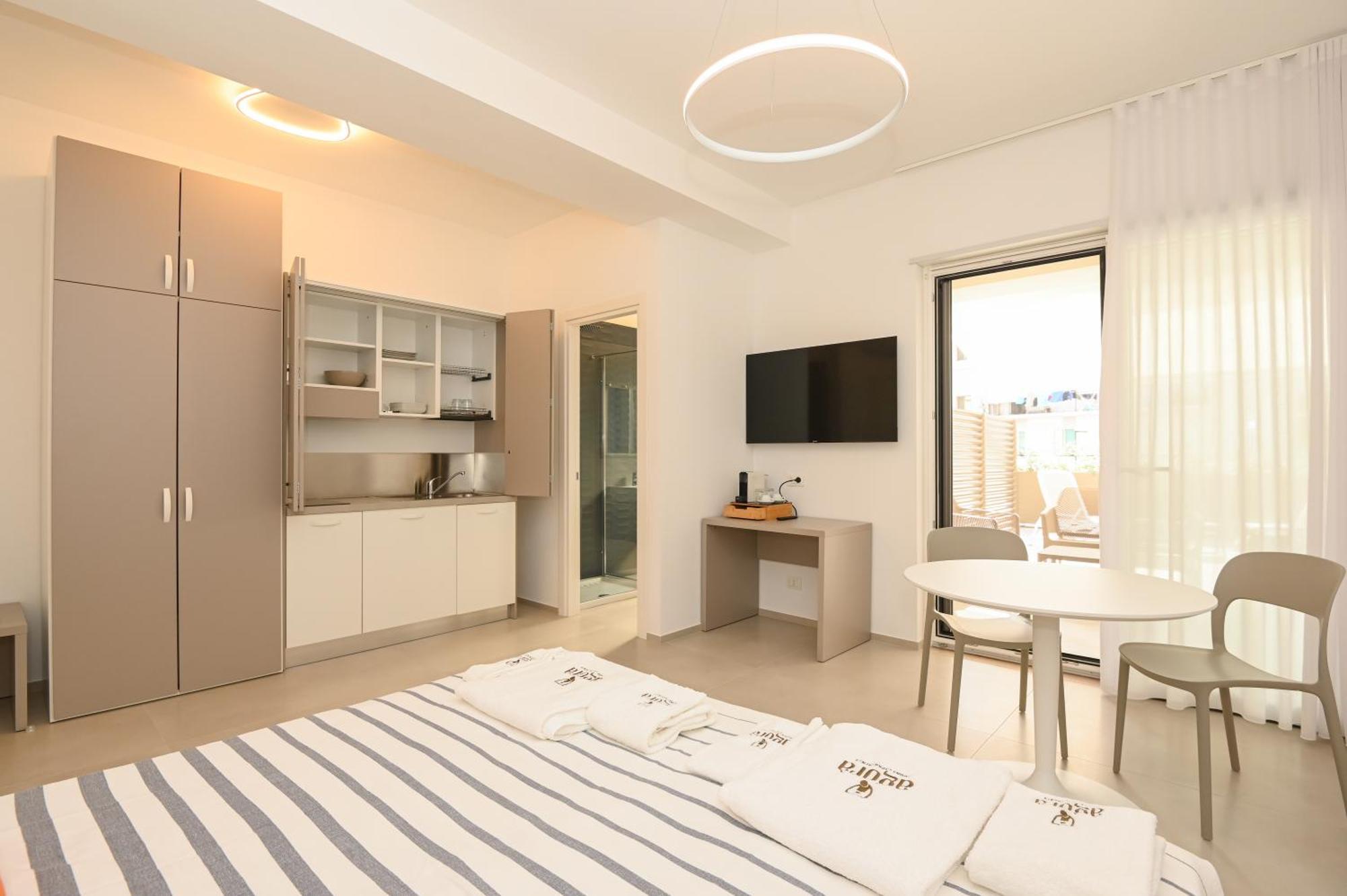 Agora & Apartment *